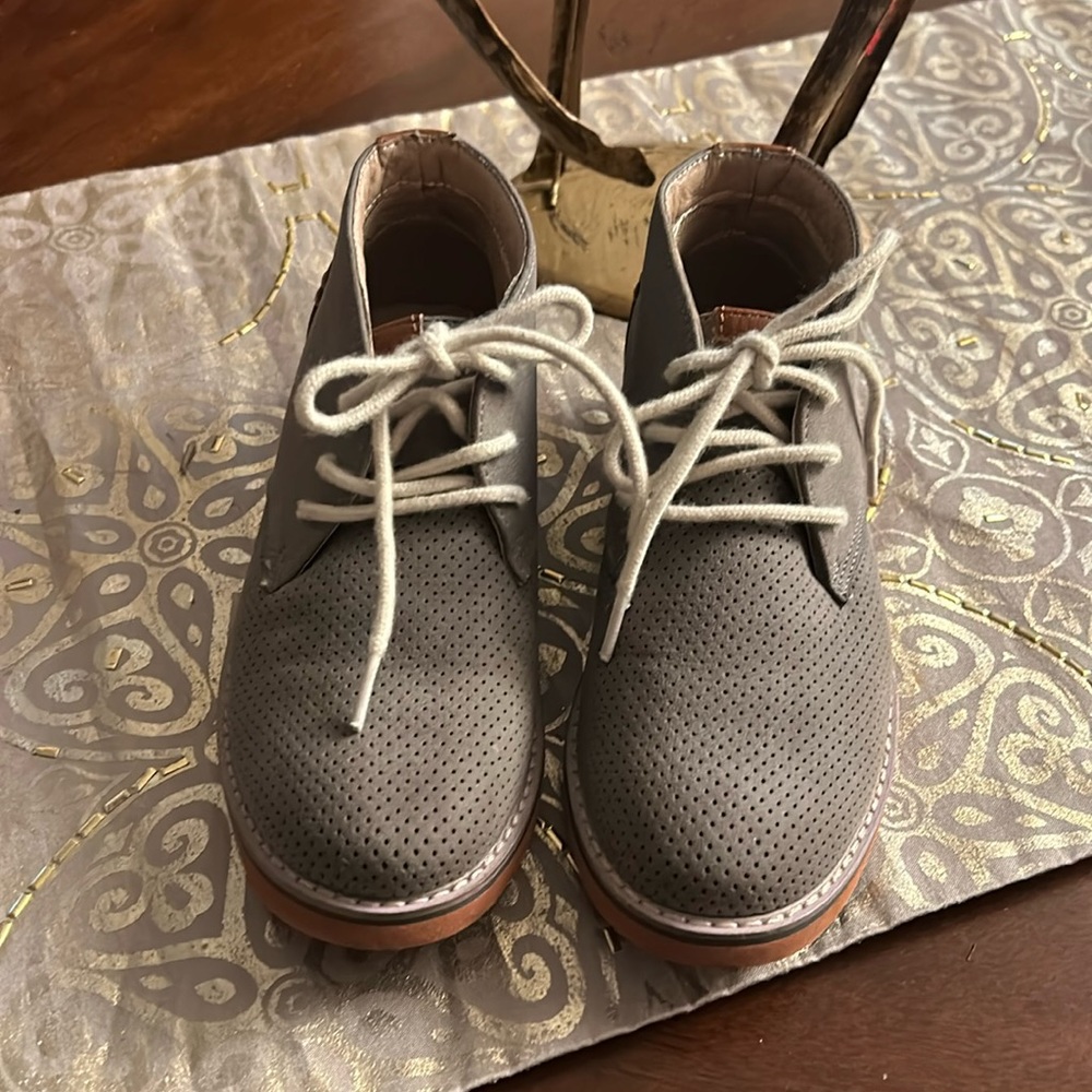 Boy shoes
